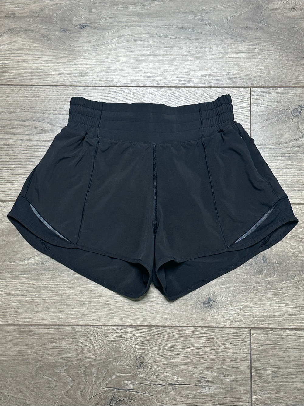Lululemon Hotty Hot High Rise 2.5" Running Shorts Black Size 2